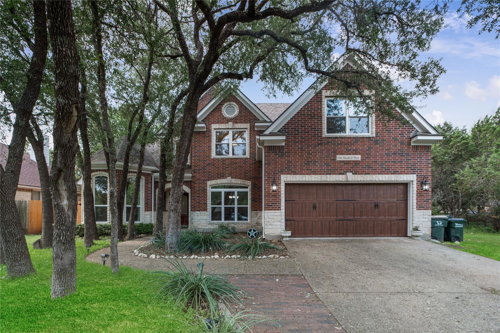 103 Sierra Ridge Dr Property Photo 4