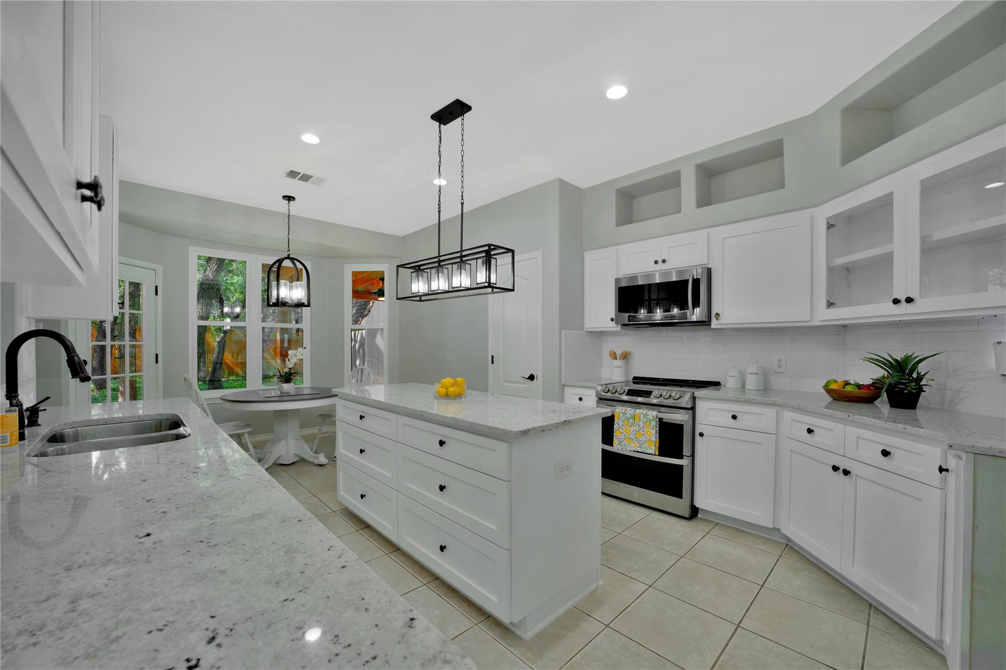 103 Sierra Ridge Dr Property Photo 9