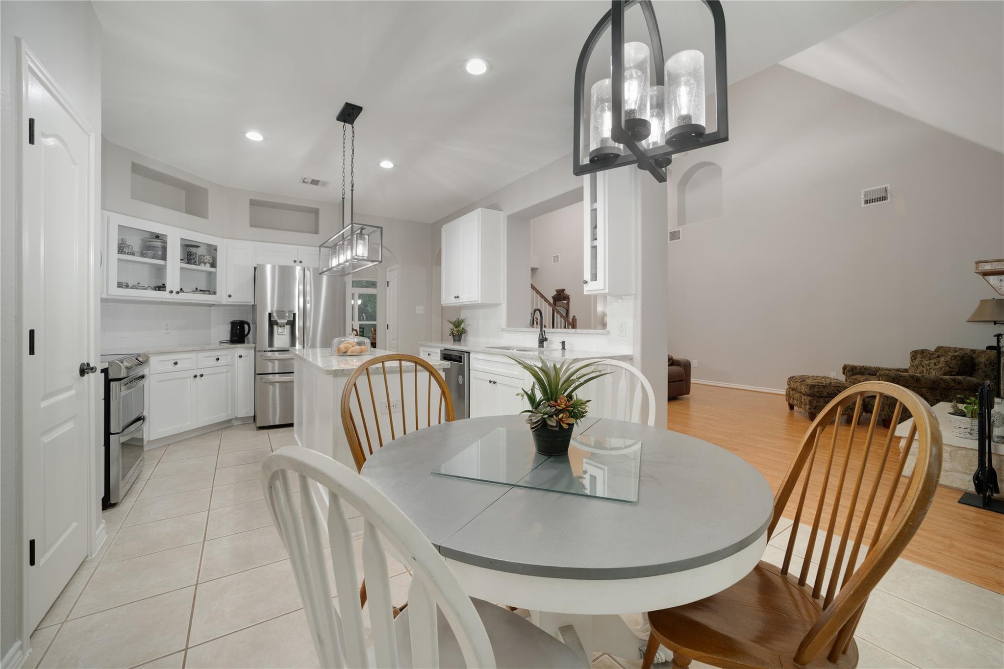 103 Sierra Ridge Dr Property Photo 13