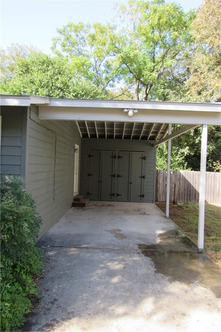 1900 Winsted Ln Property Photo 16