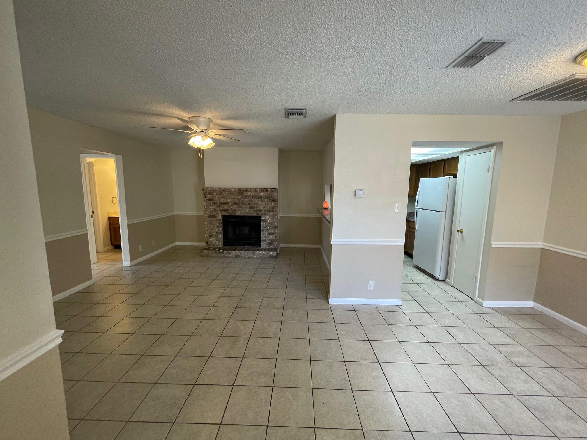 318 W William Cannon Dr #a Property Photo 3