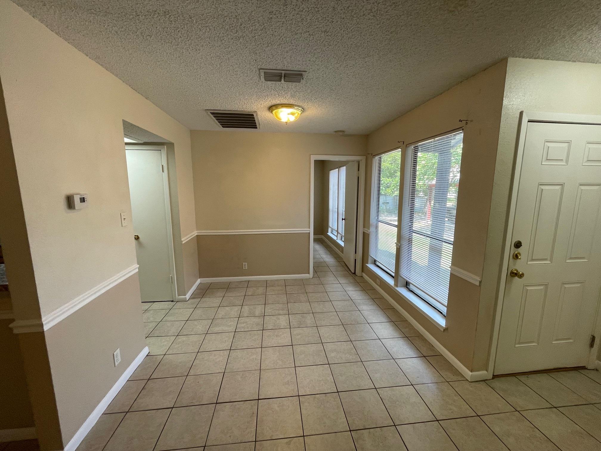 318 W William Cannon Dr #a Property Photo 5