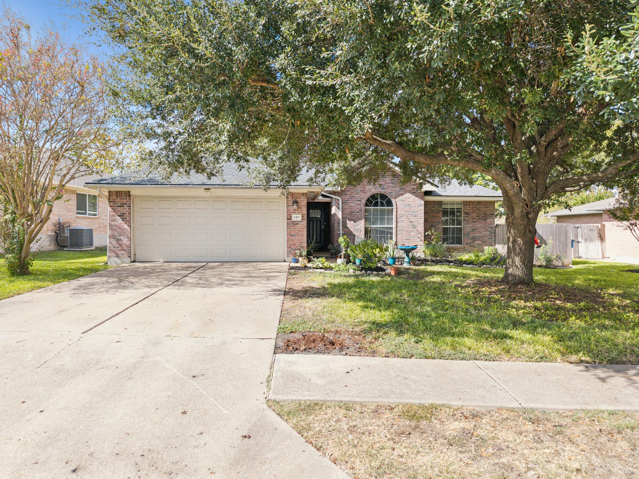 2412 Chestnut Path Property Photo 1