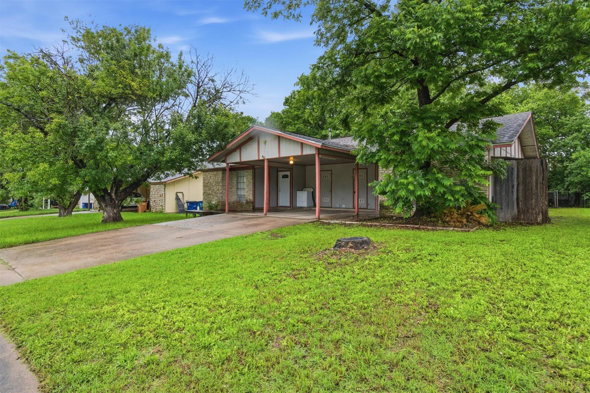 6305 Emerald Forest Dr #b Property Photo 2