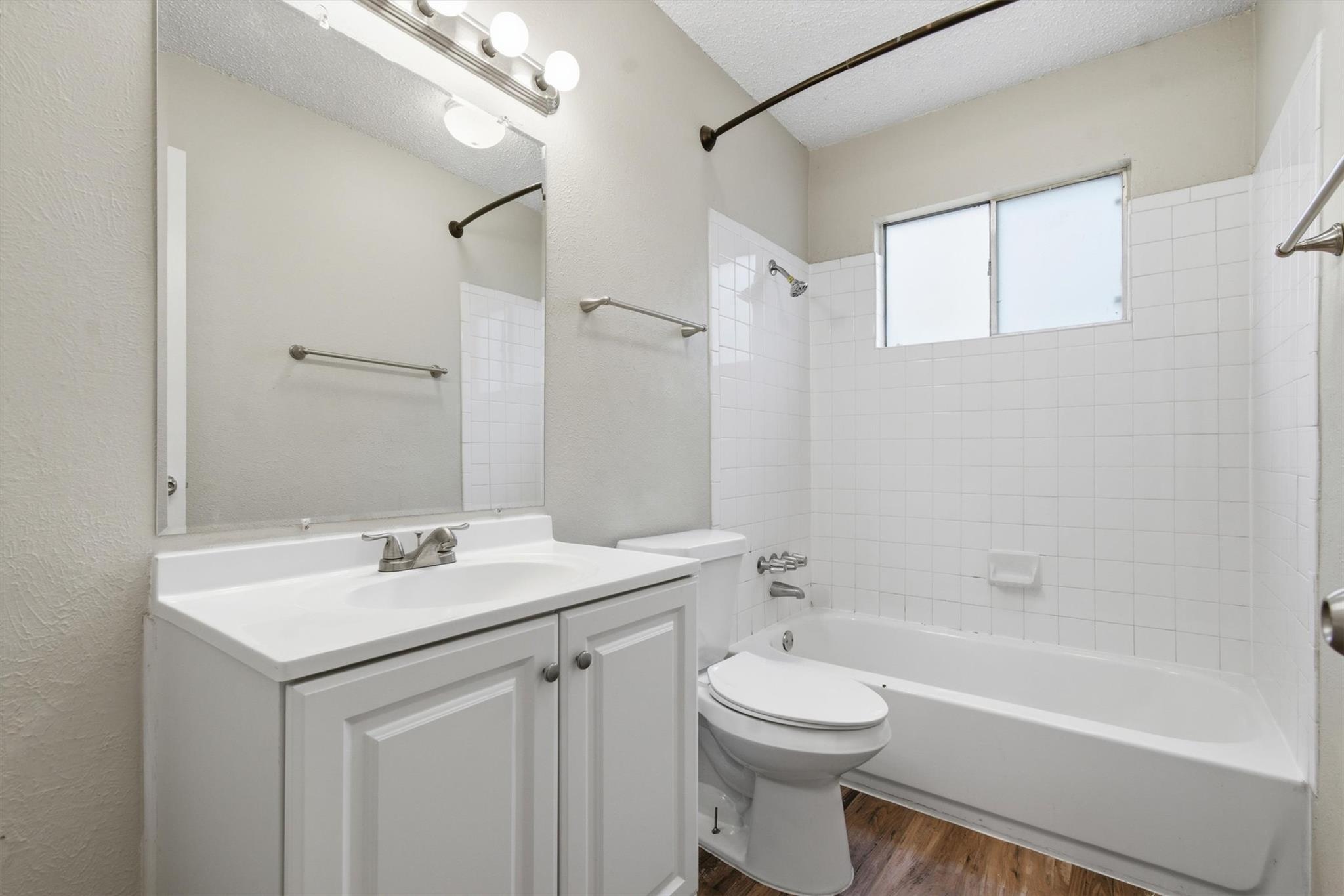 6305 Emerald Forest Dr #b Property Photo 9