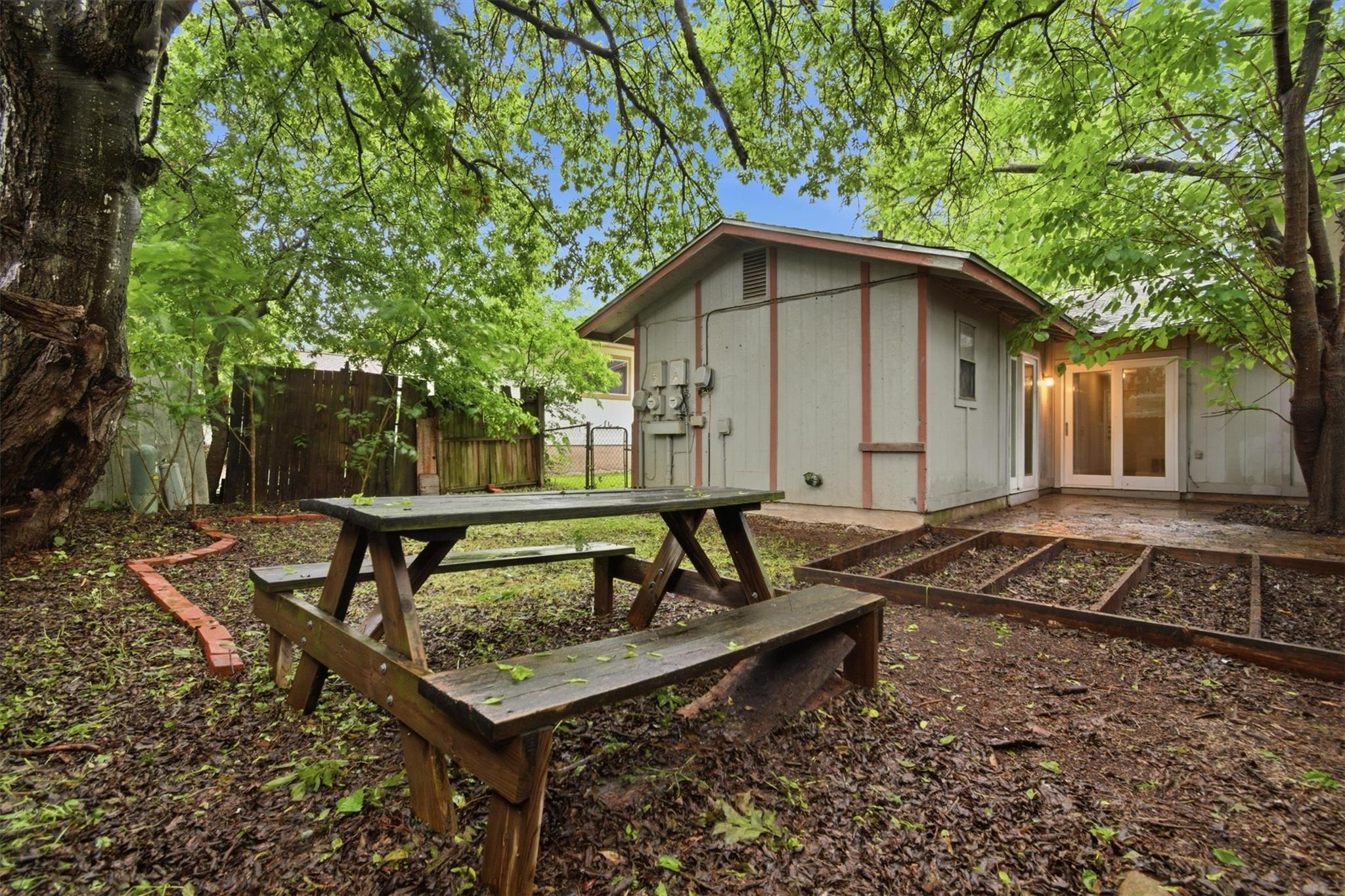 6305 Emerald Forest Dr #b Property Photo 14