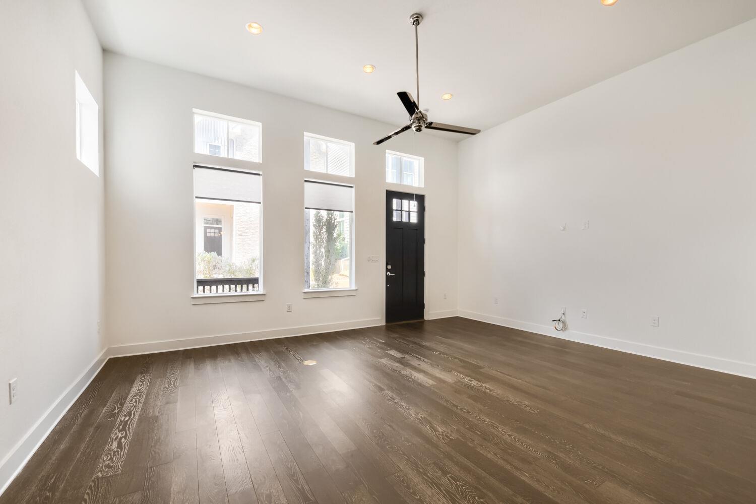 4405 Night Owl Ln Property Photo 4