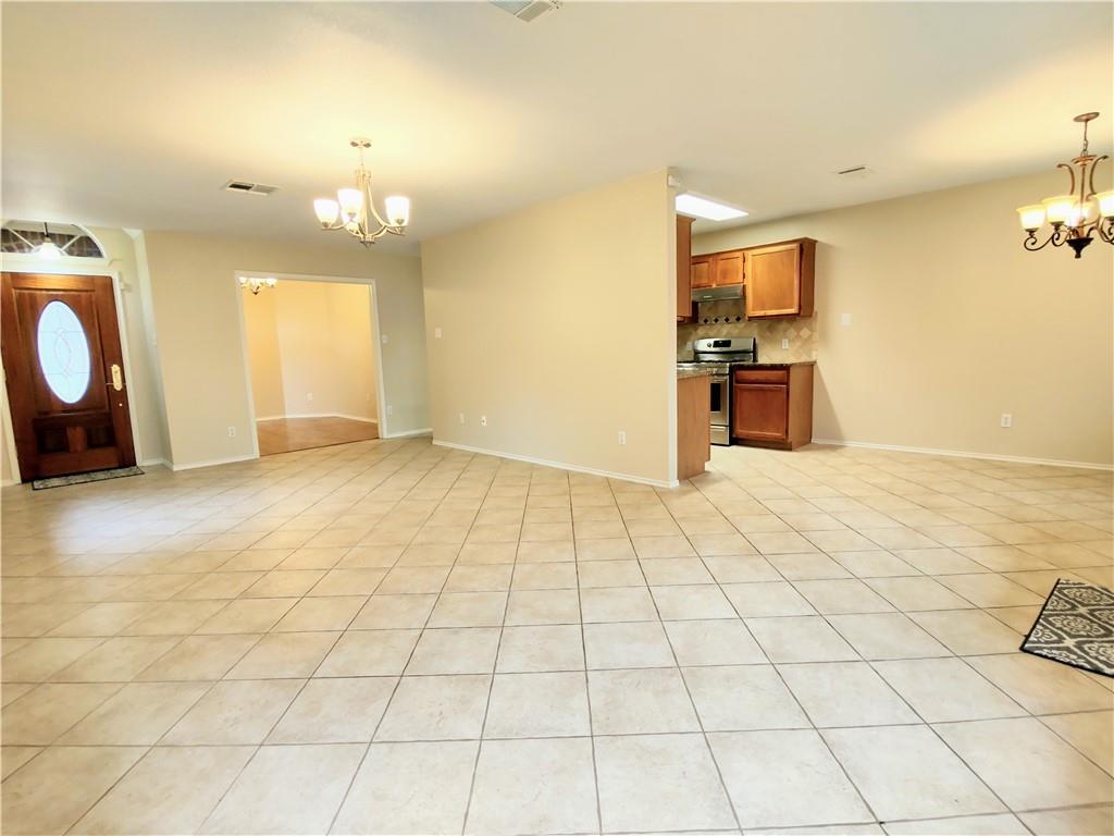 1009 Horseman Cv Property Photo 8