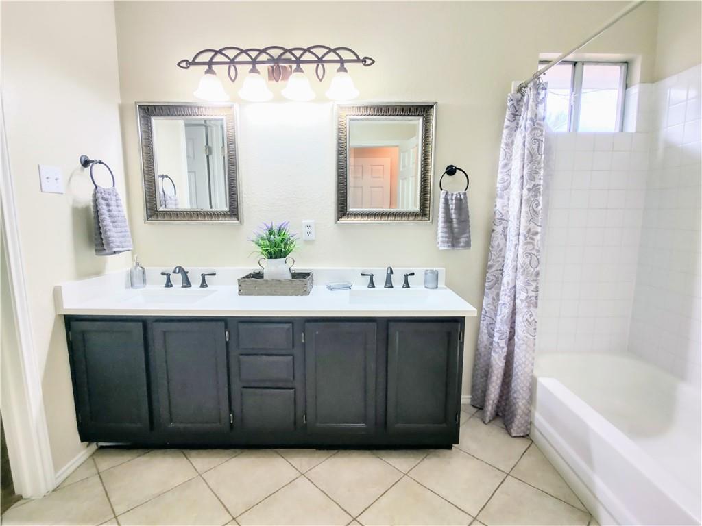 1009 Horseman Cv Property Photo 12