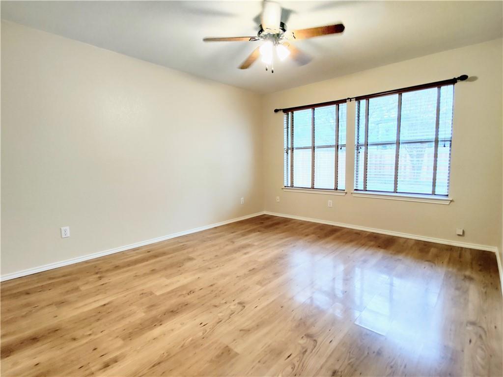 1009 Horseman Cv Property Photo 13
