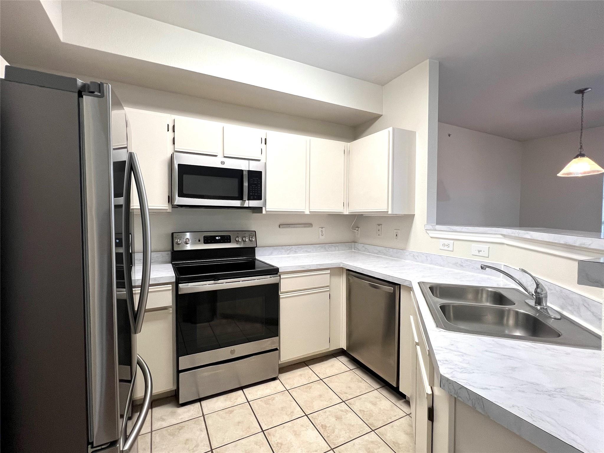 2320 Gracy Farms Ln #1231 Property Photo 3