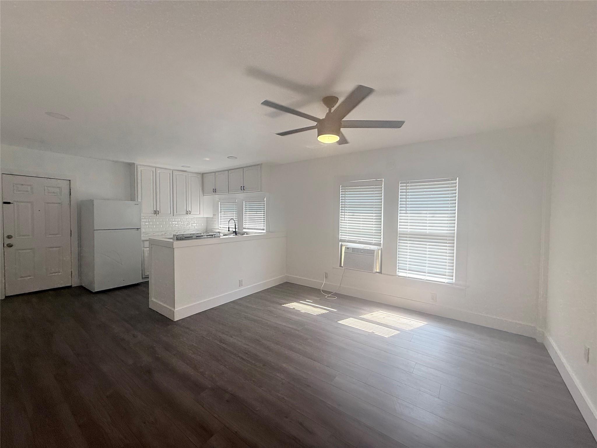126 Smith Ln #e Property Photo 4