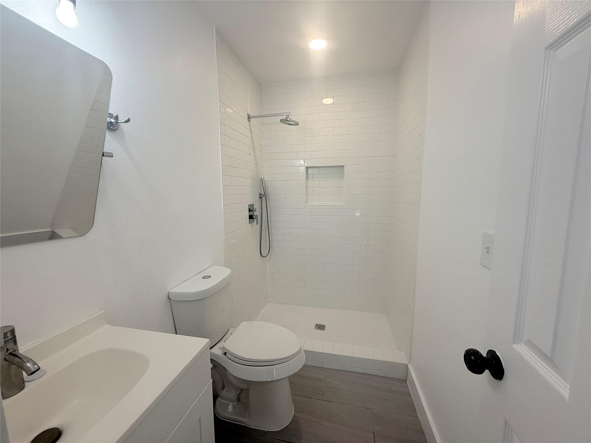 126 Smith Ln #e Property Photo 11