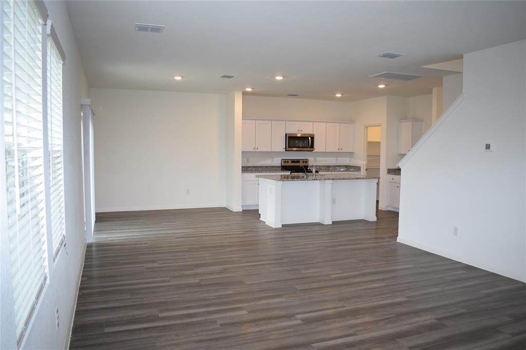 431 Robins Nest Ln Property Photo 4