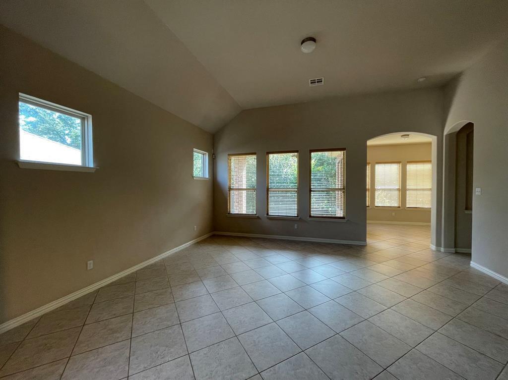 633 Peregrine Way Property Photo 7