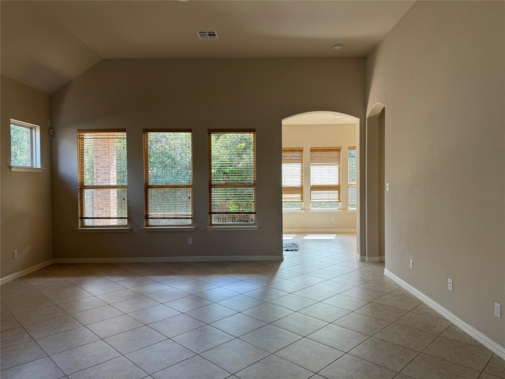 633 Peregrine Way Property Photo 9