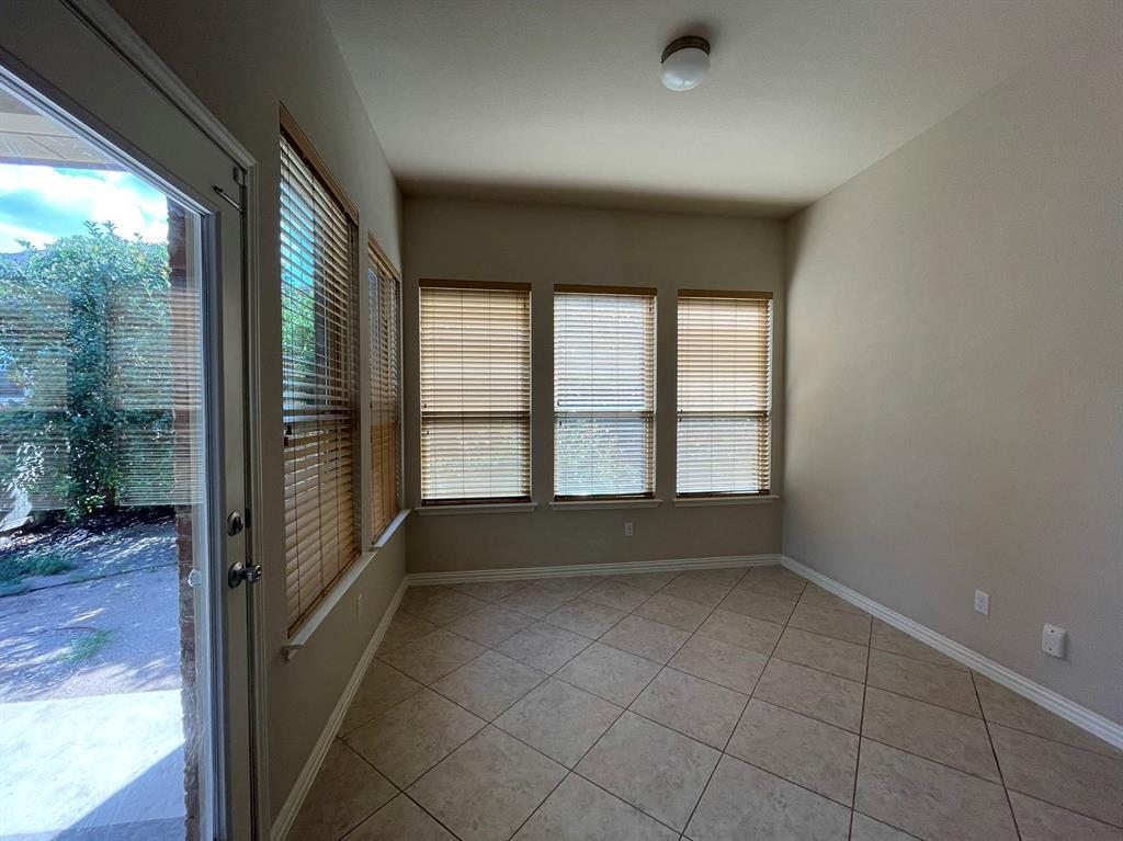 633 Peregrine Way Property Photo 10