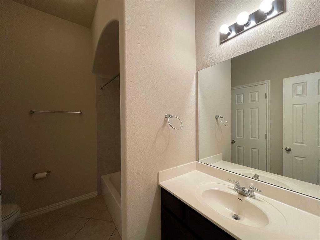 633 Peregrine Way Property Photo 11
