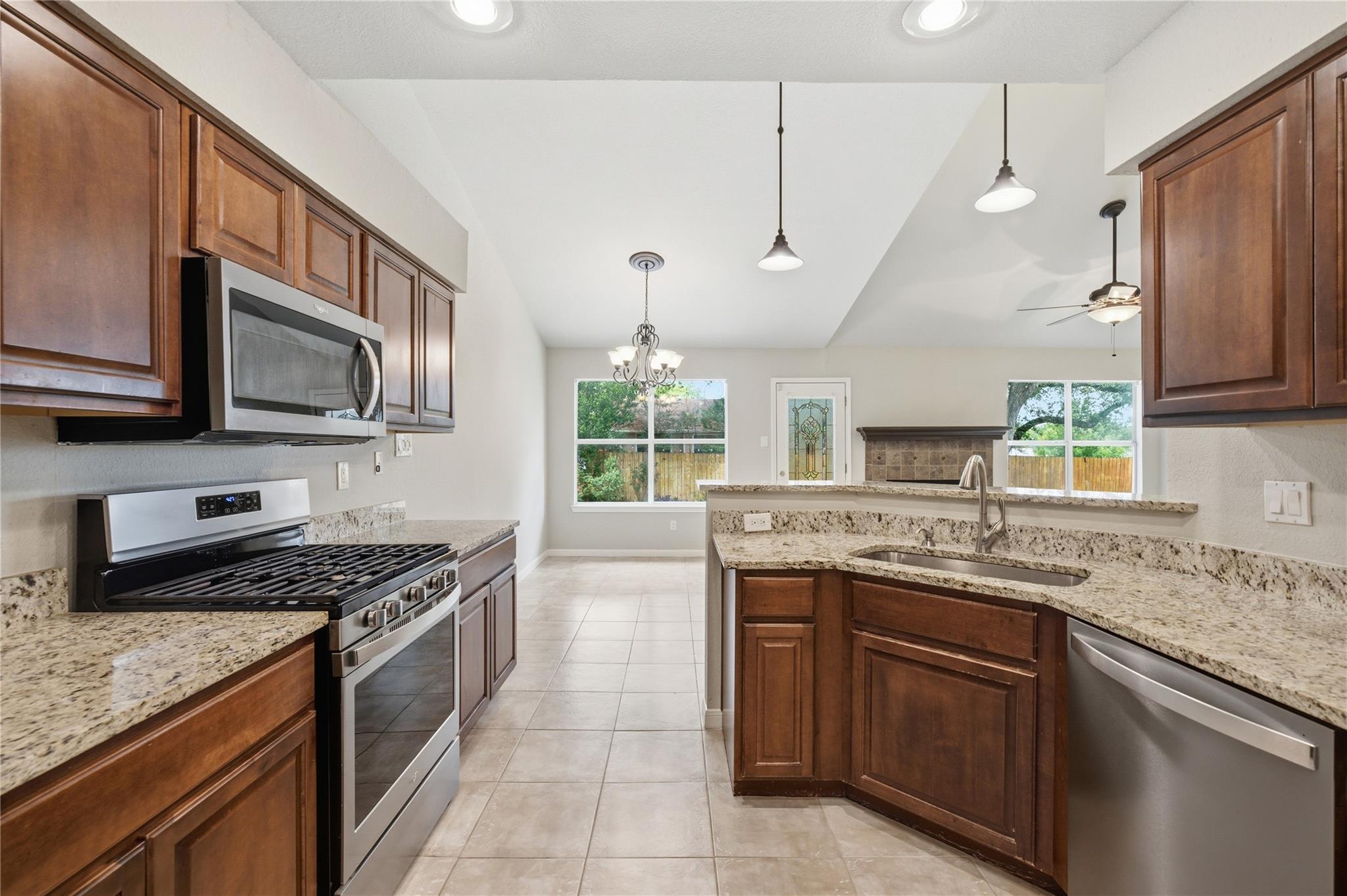 1317 Mimosa Pass Property Photo 6