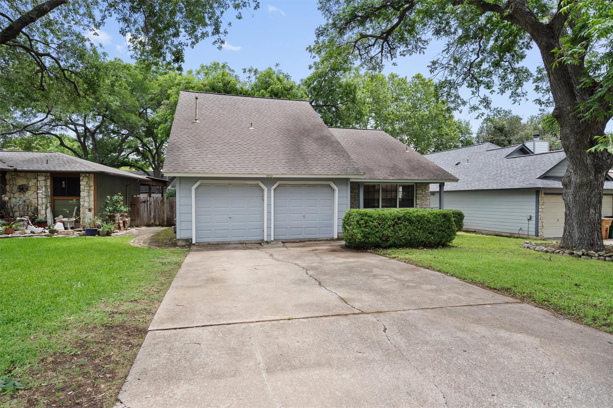 9901 Willers Way Property Photo 2