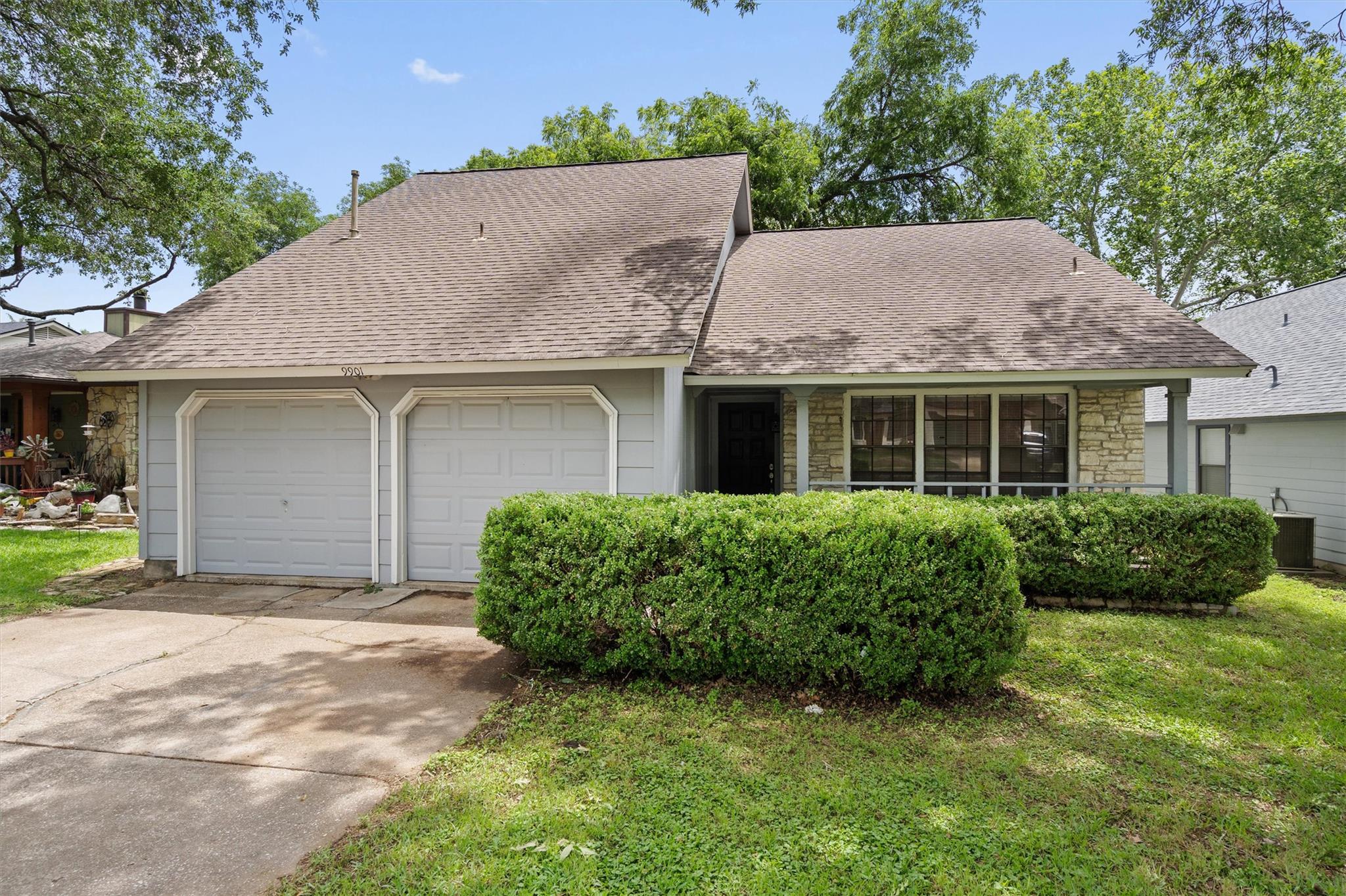 9901 Willers Way Property Photo 3