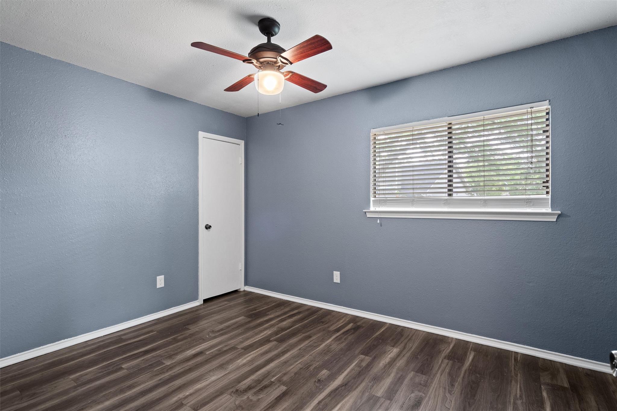 9901 Willers Way Property Photo 16