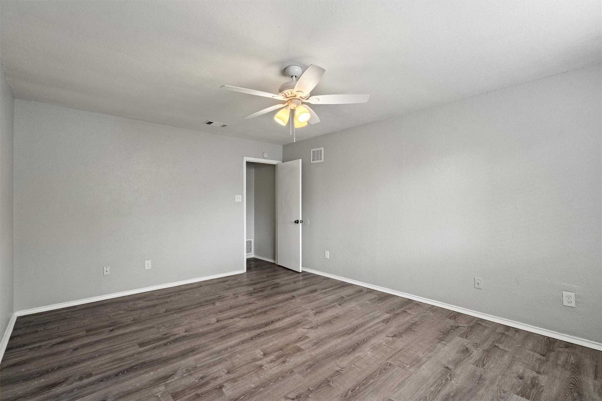 9901 Willers Way Property Photo 23