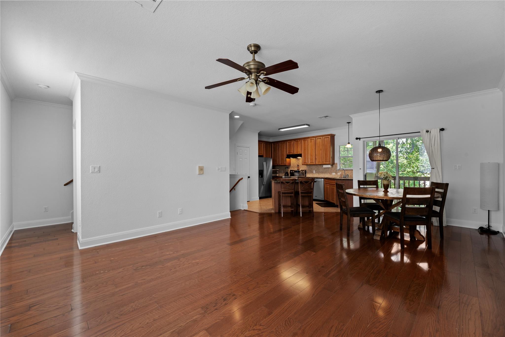 1402 Parker Ln #3 Property Photo 1