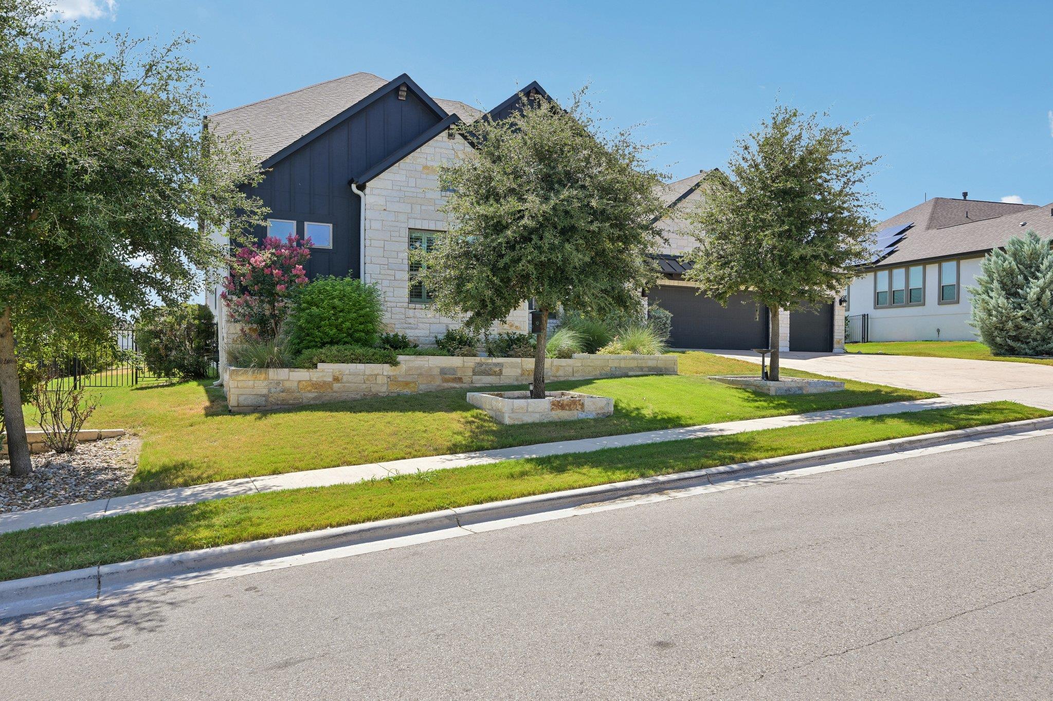 2029 Murano Ln Property Photo 2