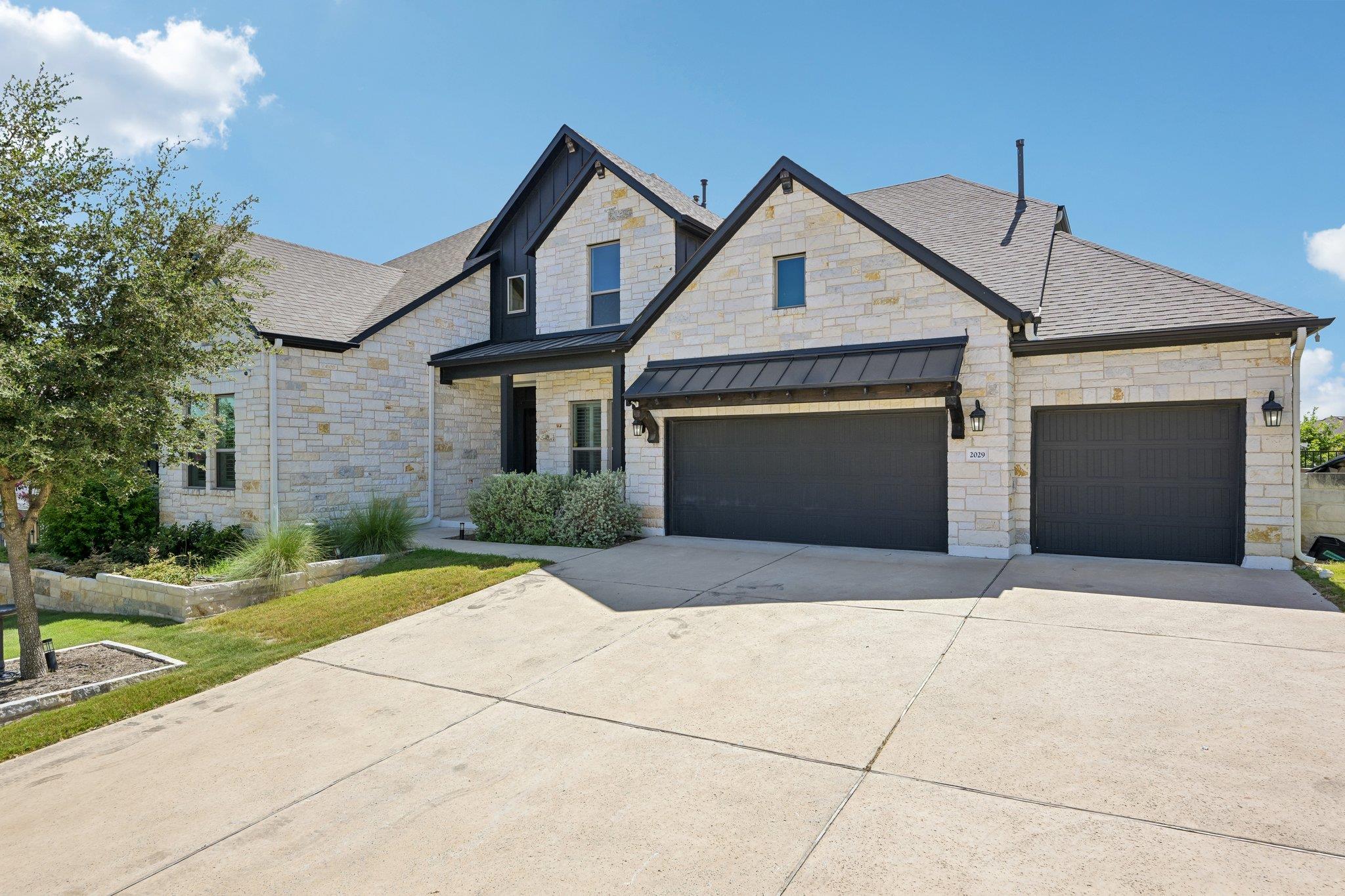 2029 Murano Ln Property Photo 3