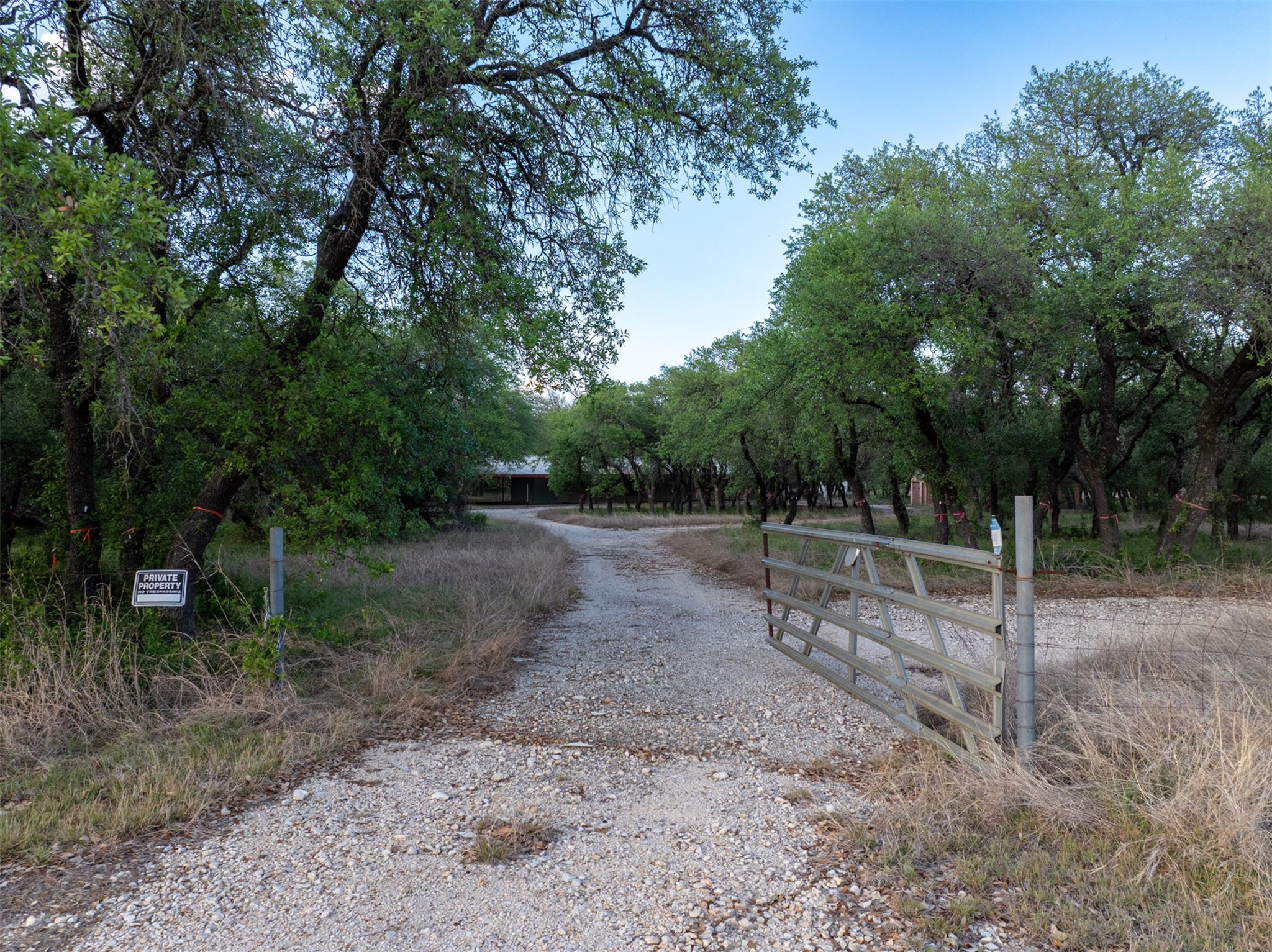 1050 Oak Grove Rd Property Photo 4