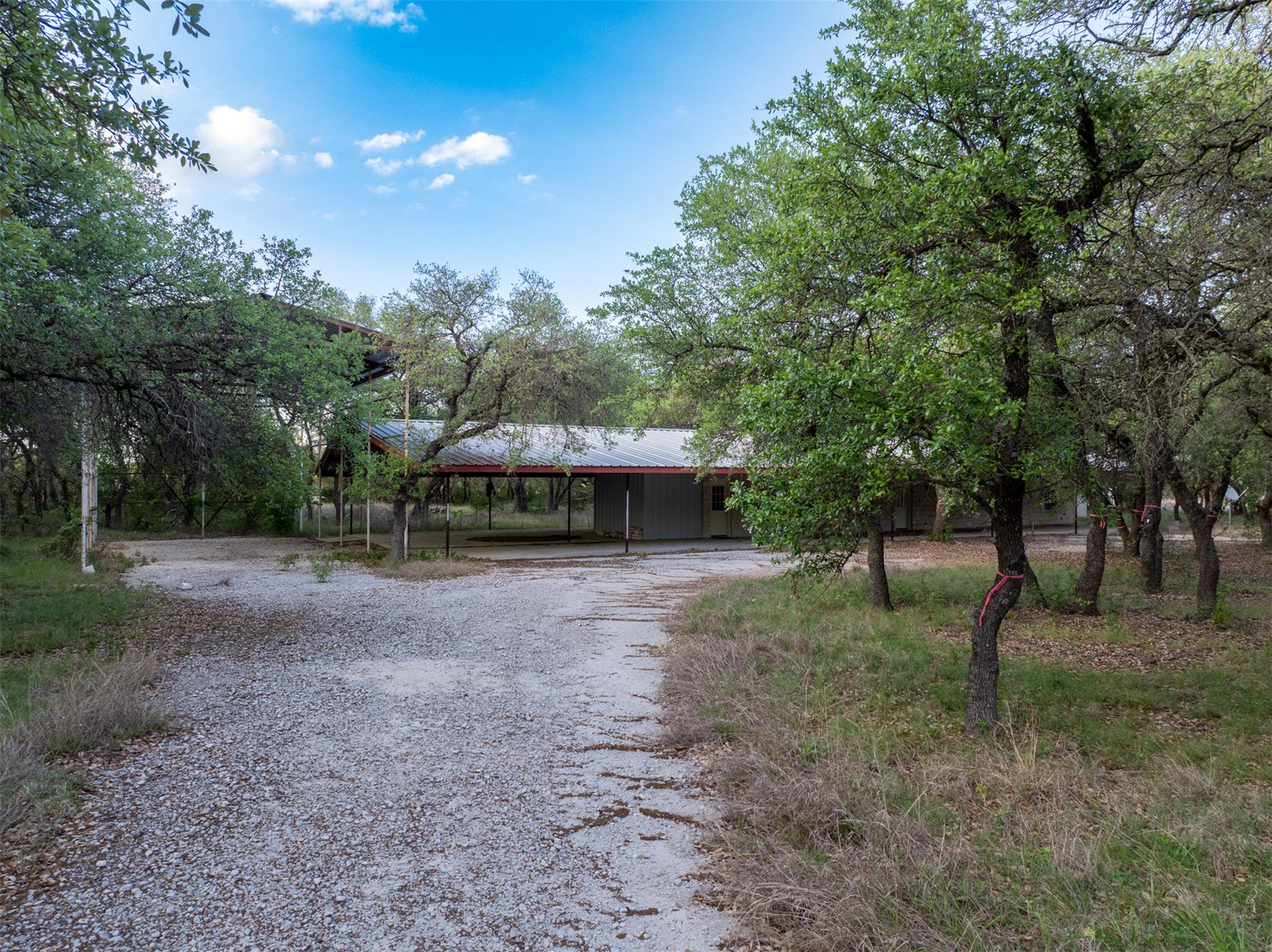 1050 Oak Grove Rd Property Photo 5