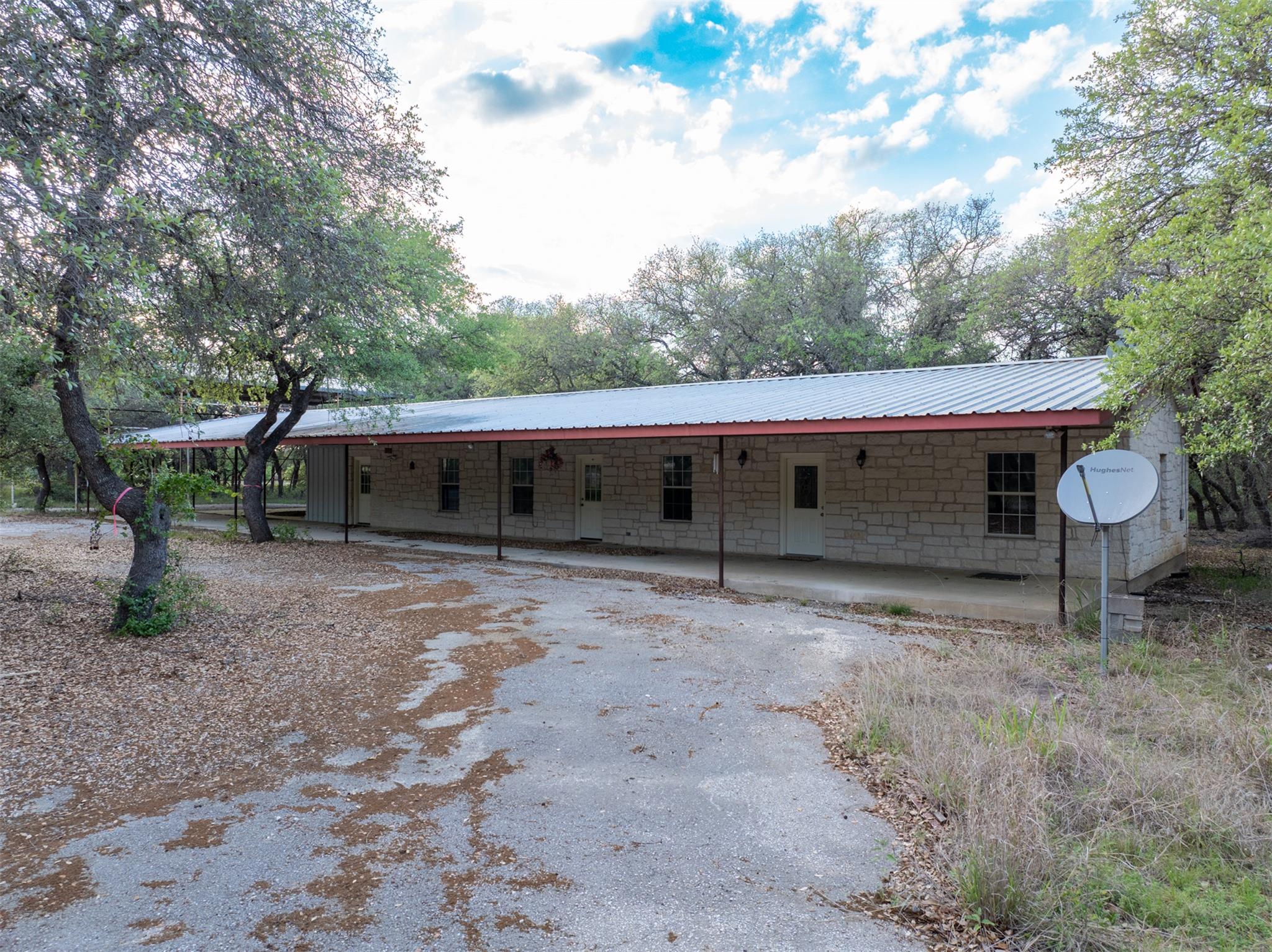 1050 Oak Grove Rd Property Photo 7