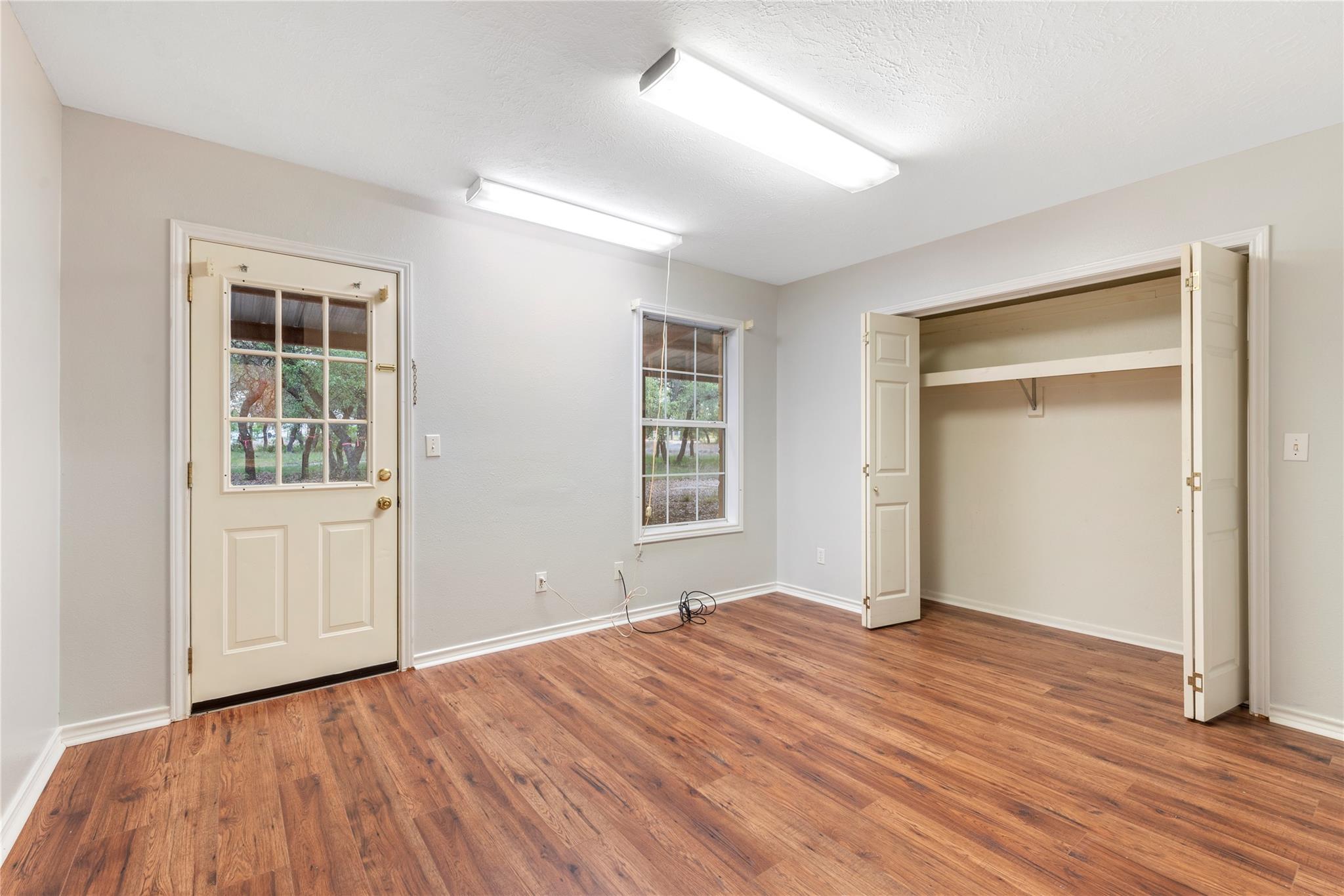 1050 Oak Grove Rd Property Photo 18