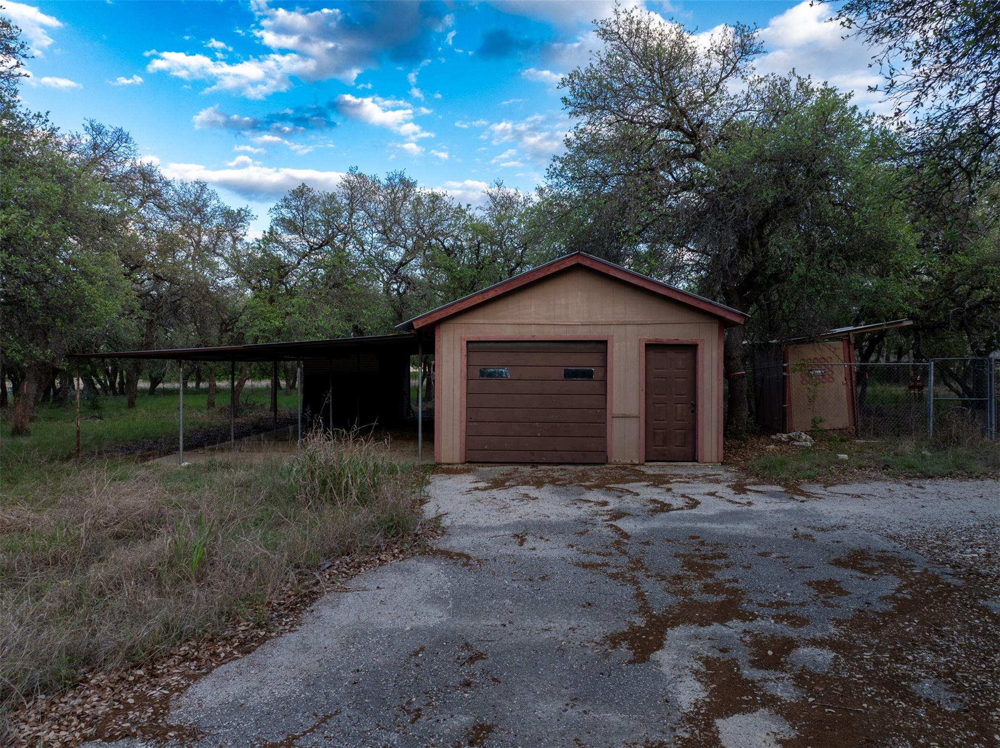 1050 Oak Grove Rd Property Photo 26