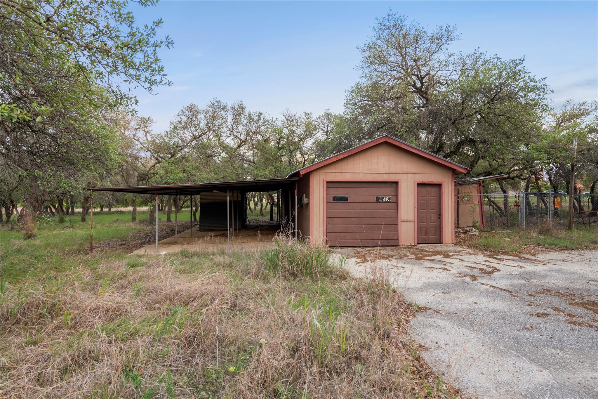 1050 Oak Grove Rd Property Photo 32