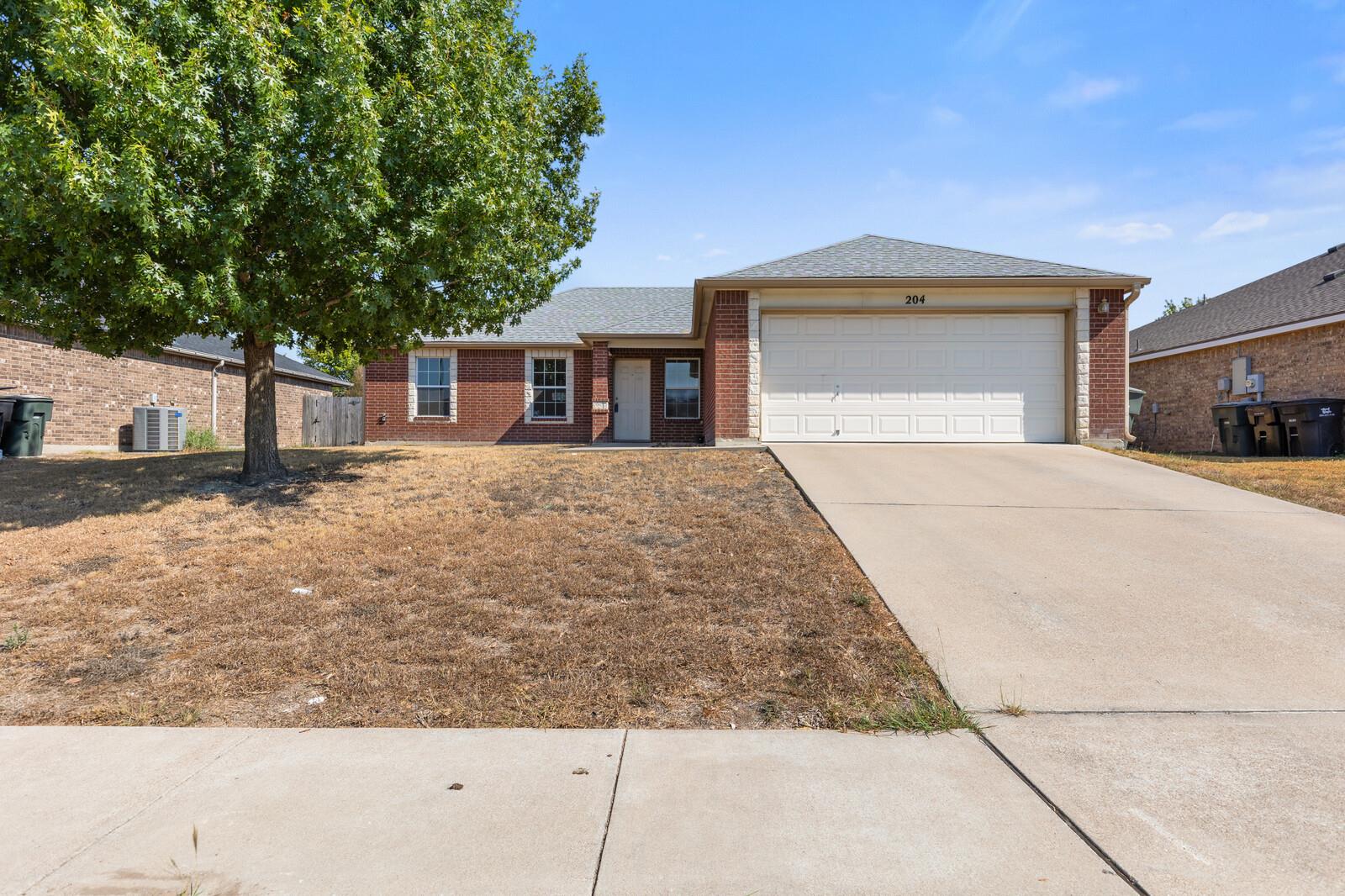 204 Mcfaddan Ln Property Photo 1