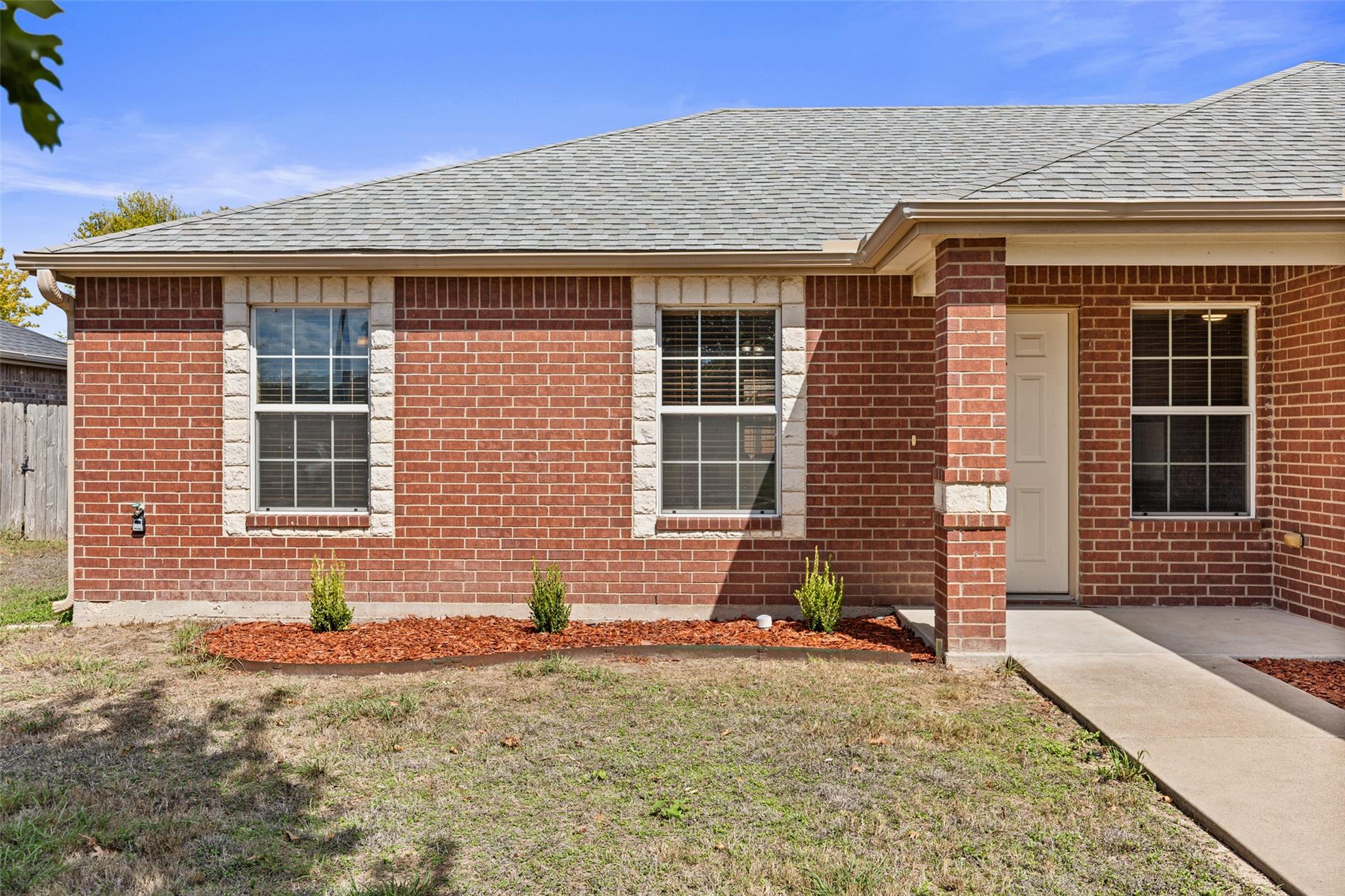 204 Mcfaddan Ln Property Photo 5