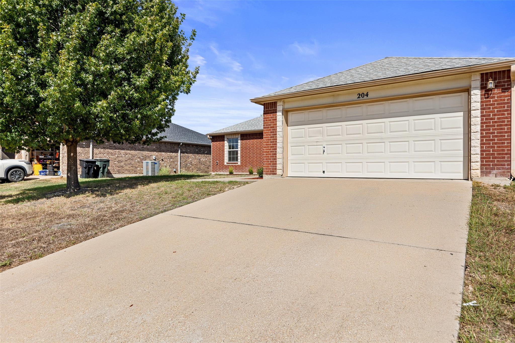 204 Mcfaddan Ln Property Photo 6
