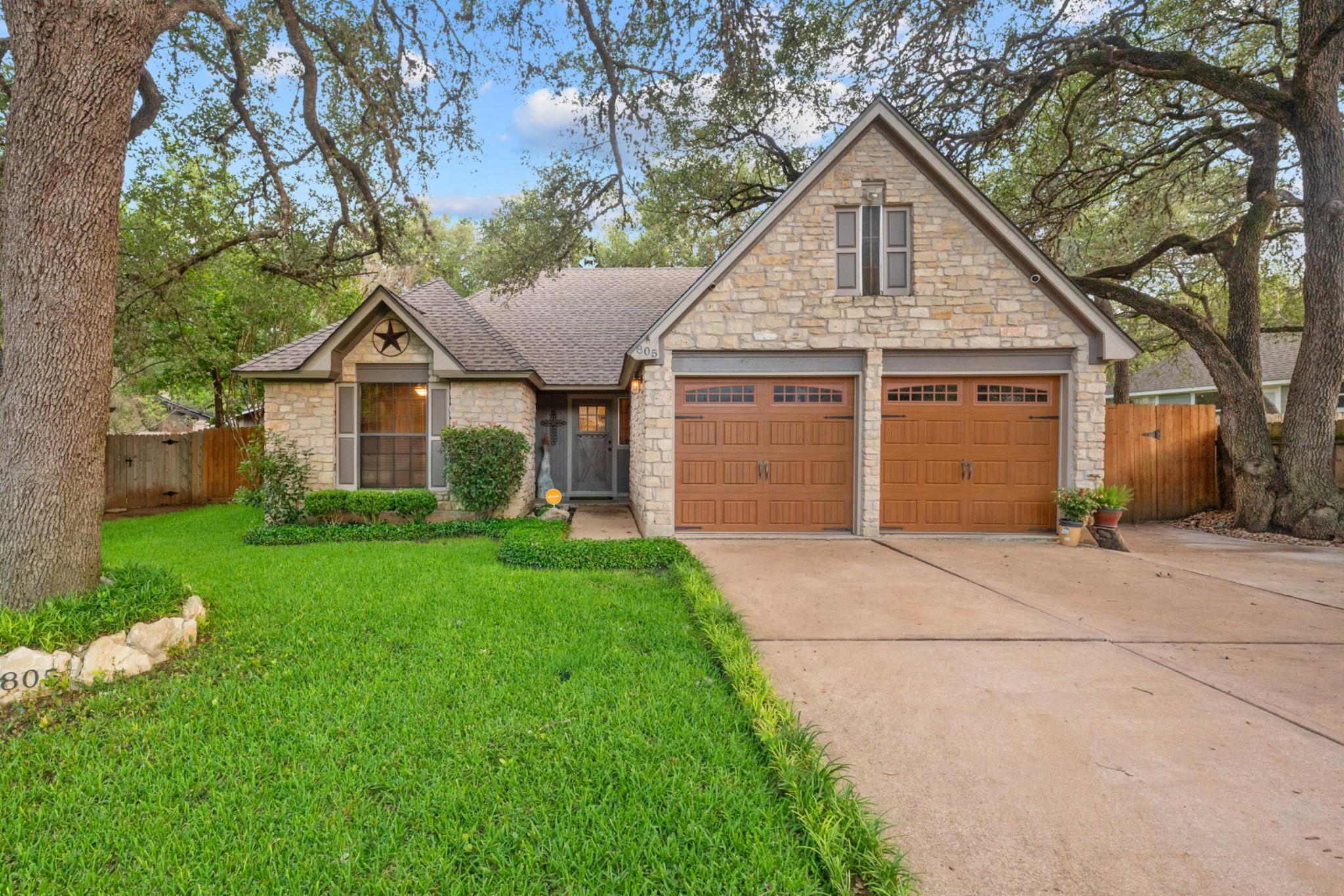 805 Angleton Cv
