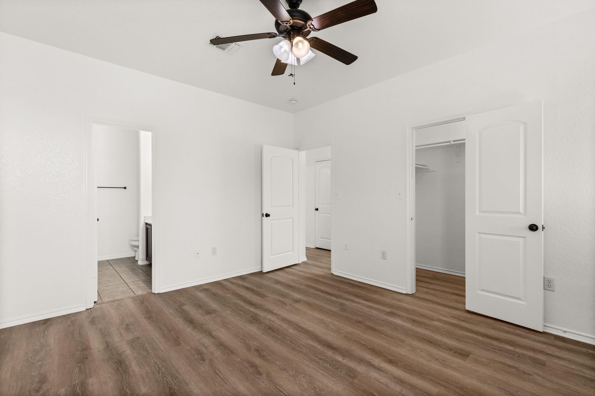 586 Creekside Cir Property Photo 10