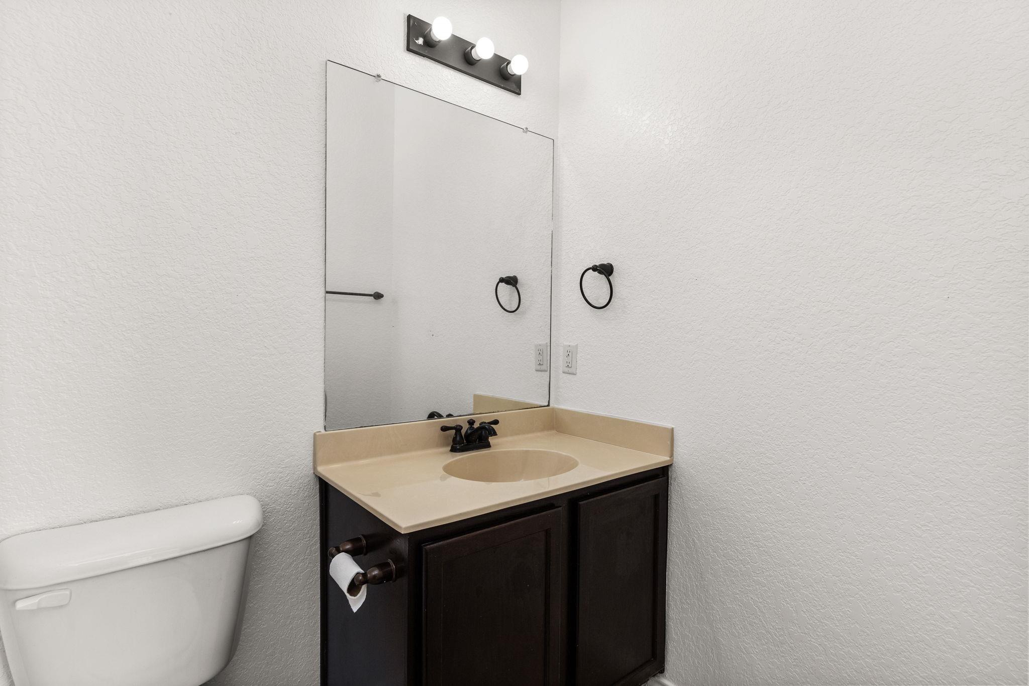 586 Creekside Cir Property Photo 15