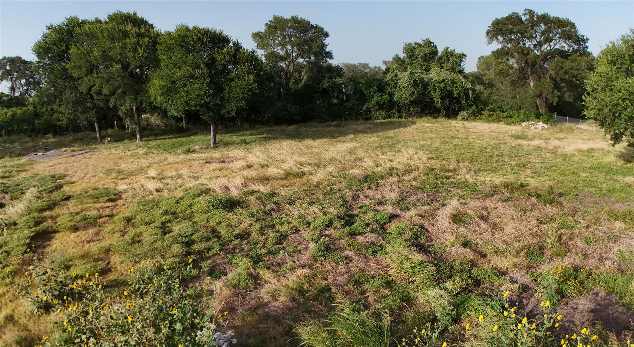 1505 Bastrop Hwy Property Photo 3
