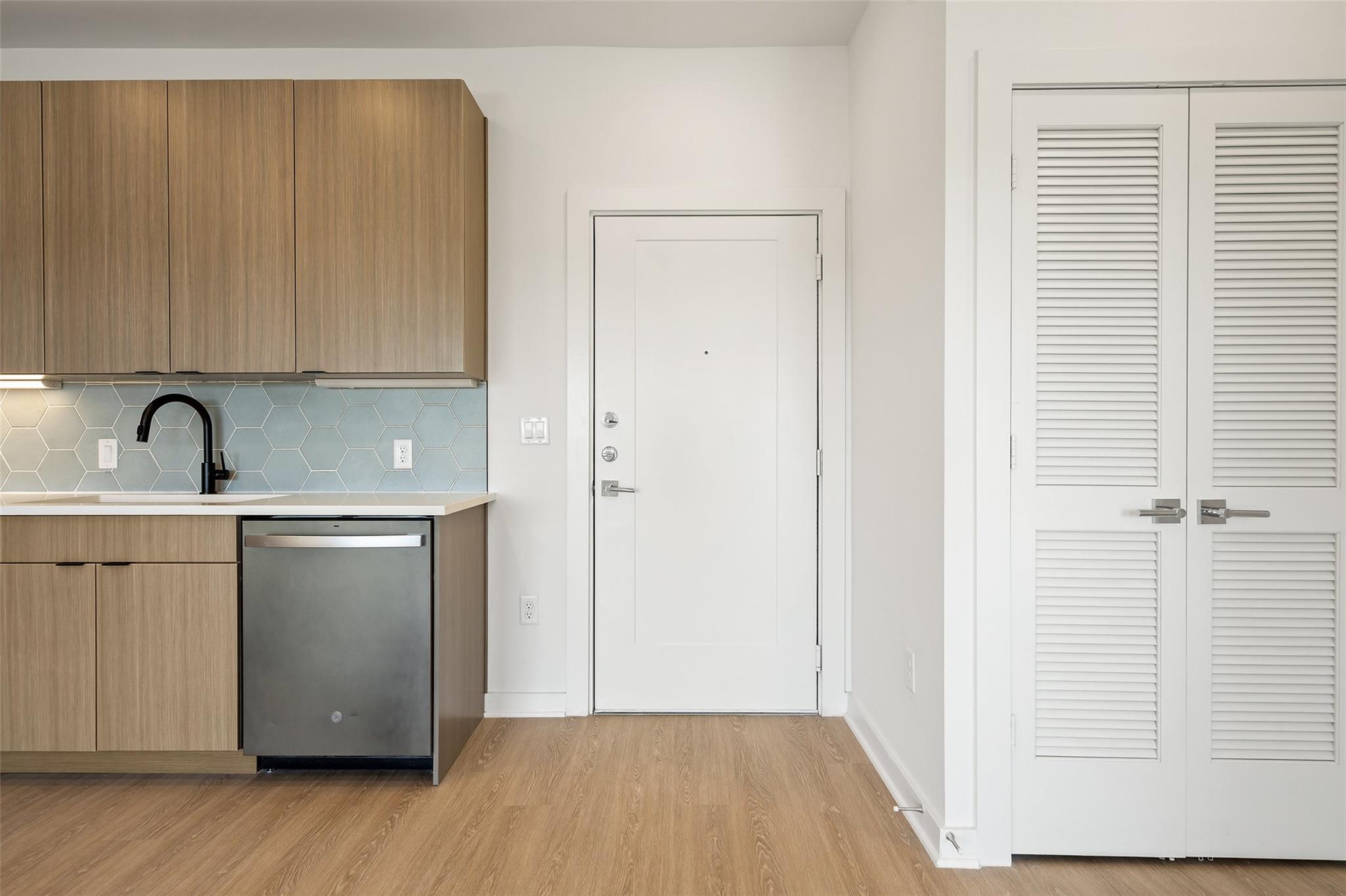 4802 S Congress Ave #403 Property Photo 4