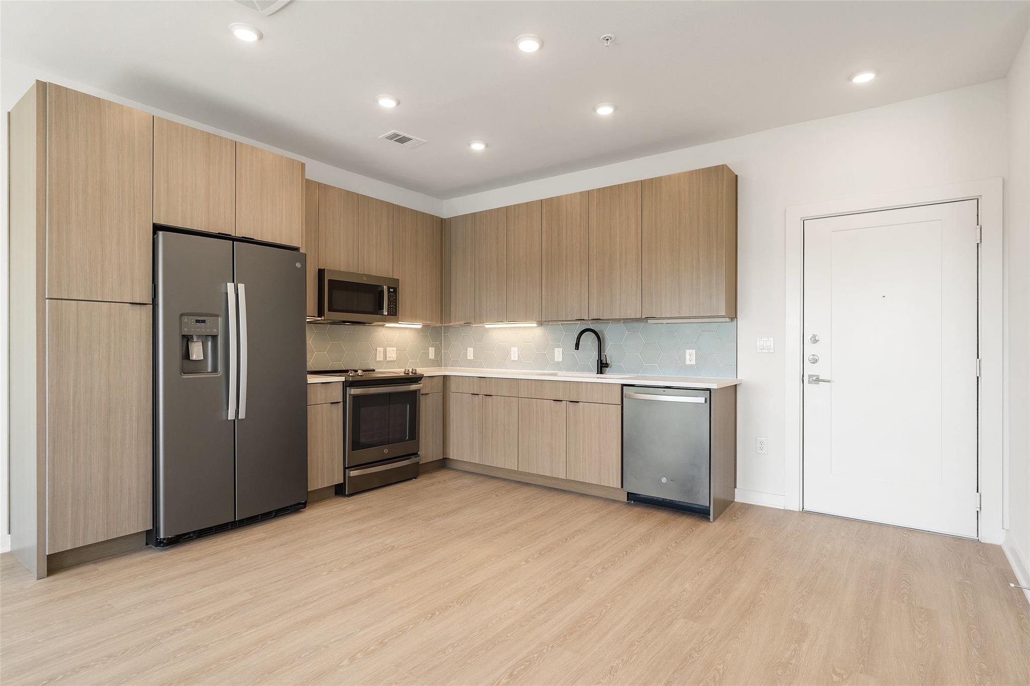 4802 S Congress Ave #403 Property Photo 5