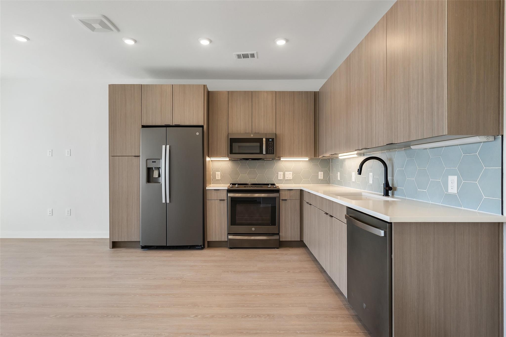 4802 S Congress Ave #403 Property Photo 7