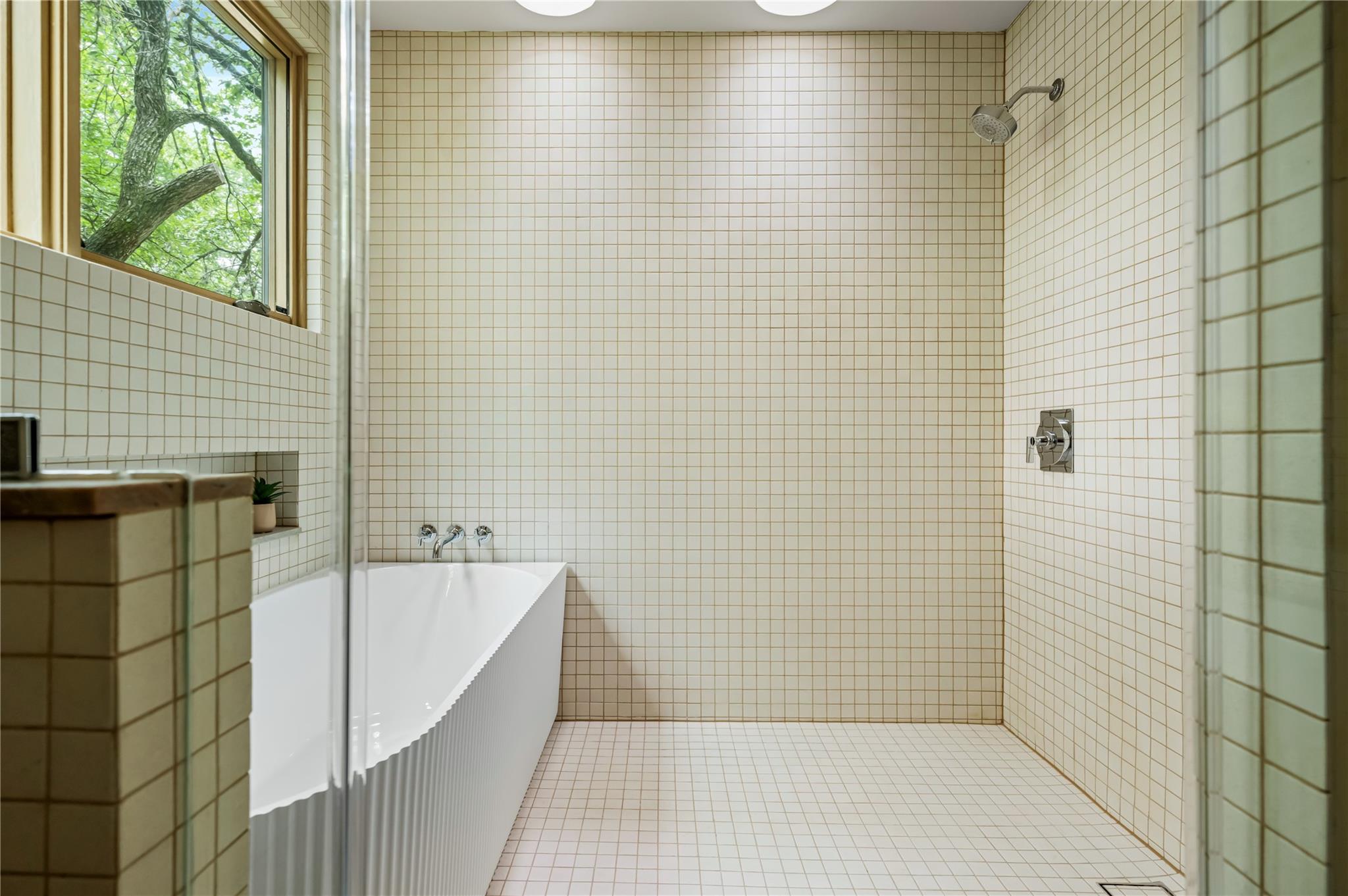 1102 Charlotte St Property Photo 21