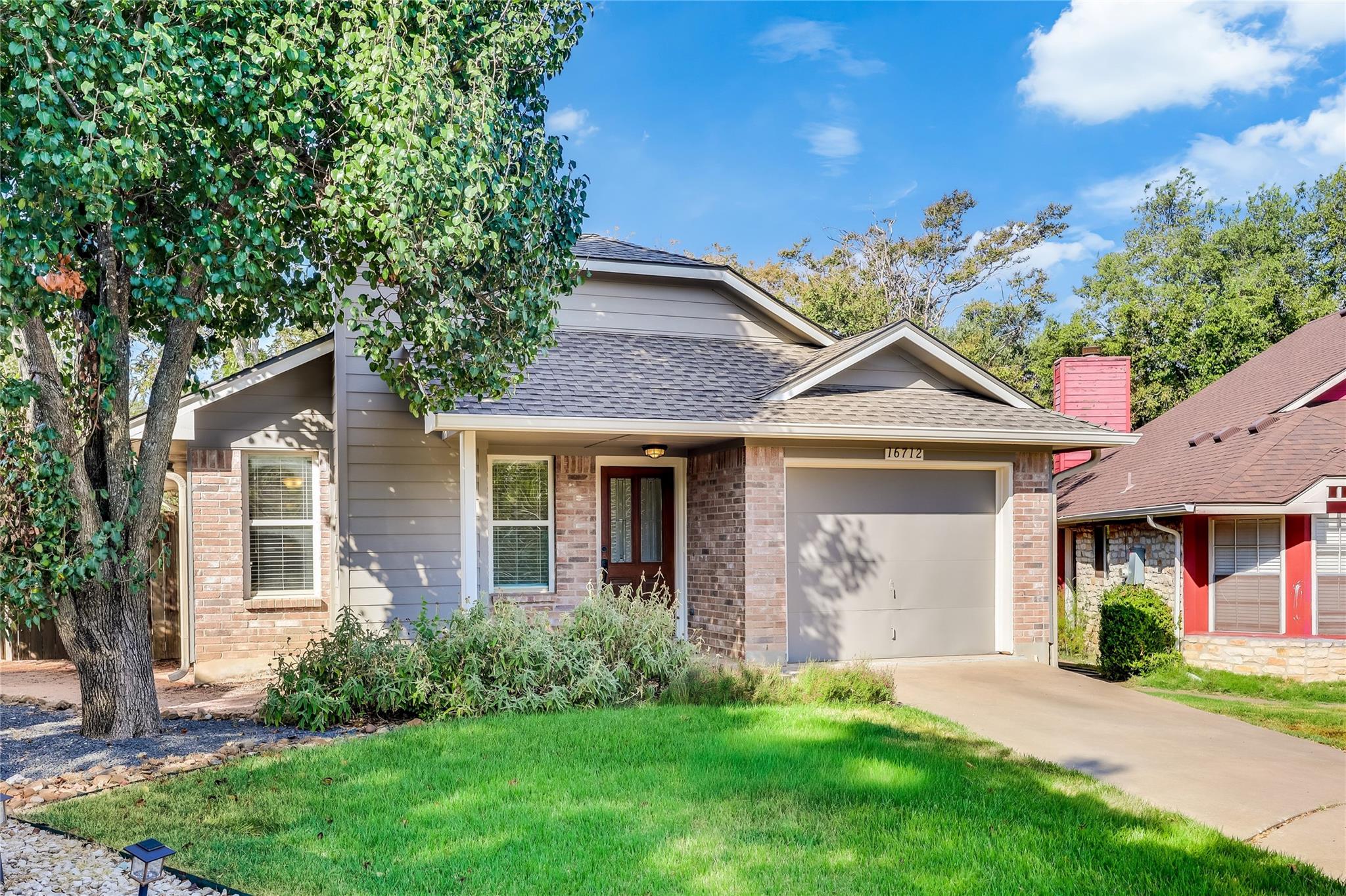 16712 Village Oak Loop Property Photo 2