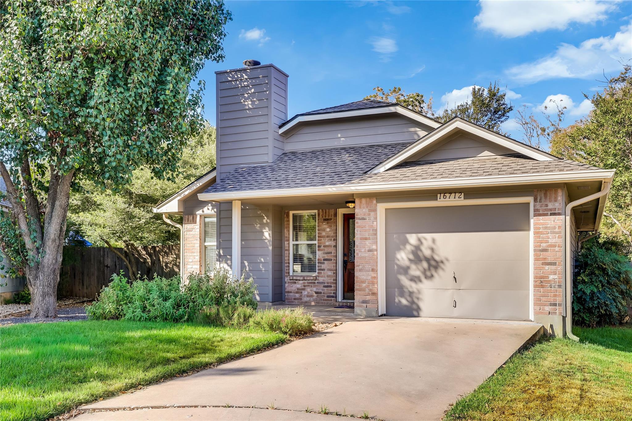 16712 Village Oak Loop Property Photo 3