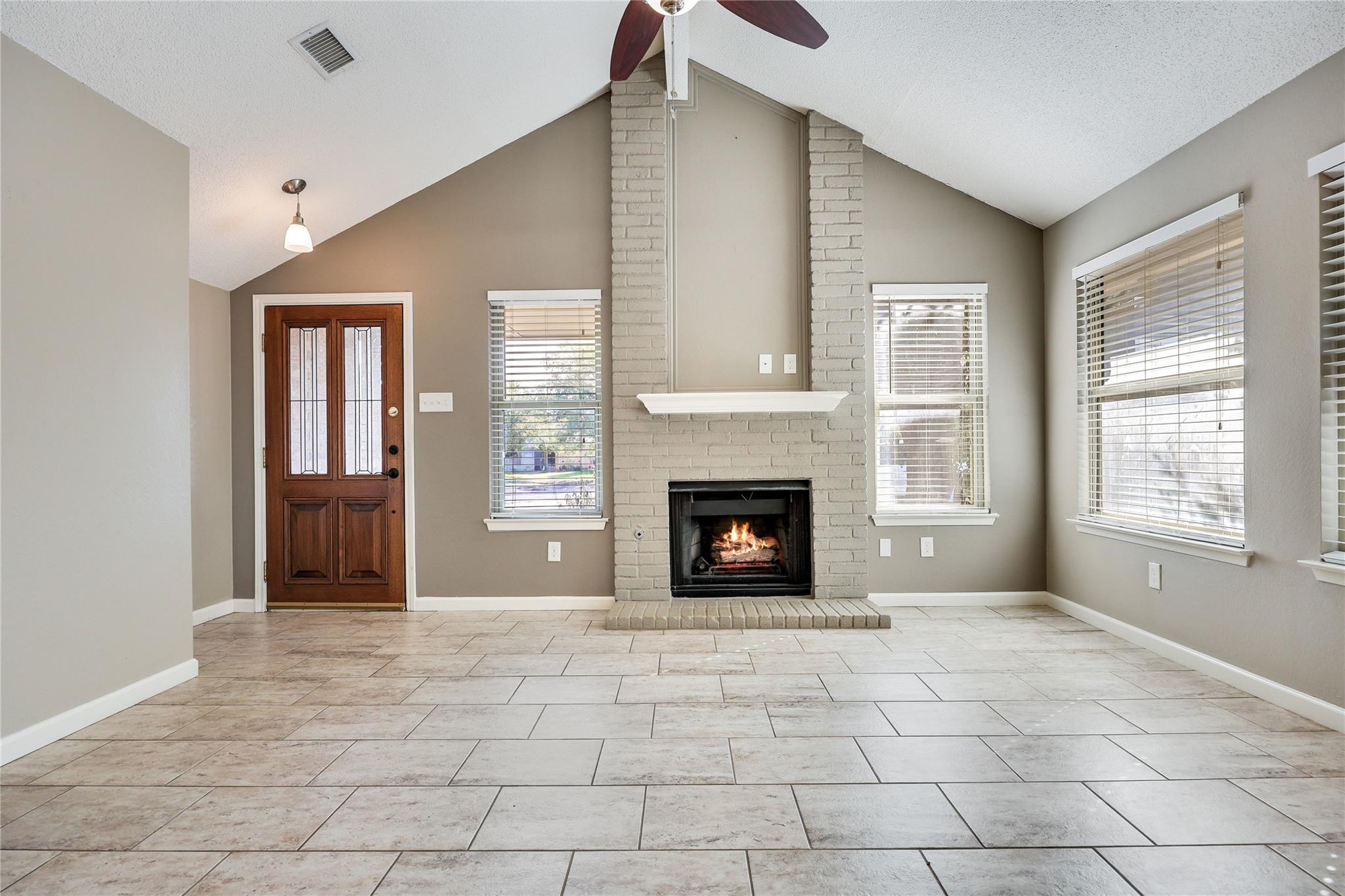 16712 Village Oak Loop Property Photo 5